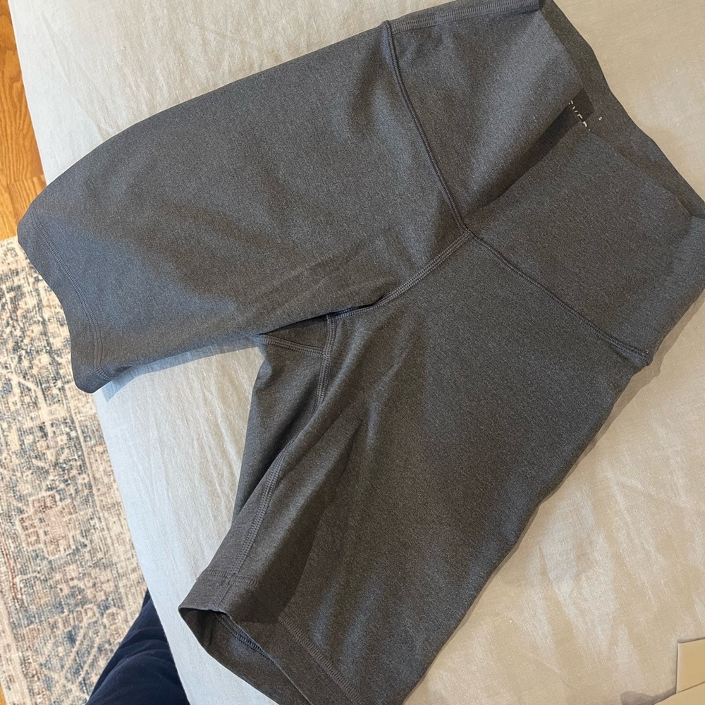 Lightly worn everlane bike shorts